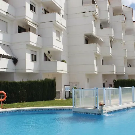 Апартаменты 2 Bedroom Lovely Apartment In Estepona Эстепона